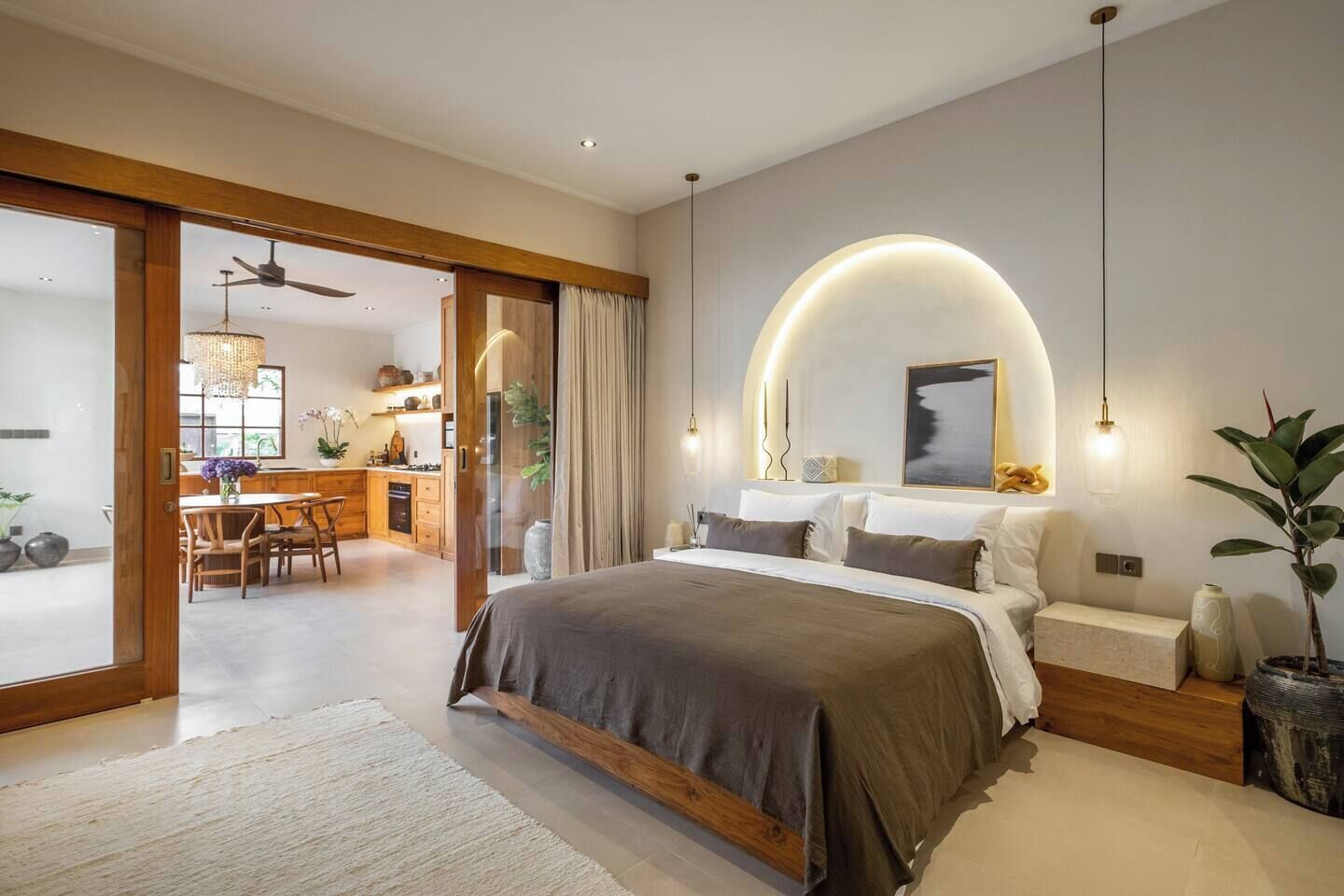 Desk, iron/ironing board, WiFi, bed sheets