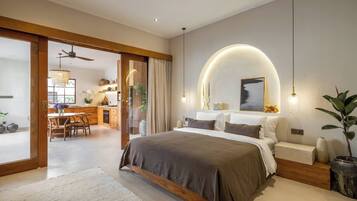 Desk, iron/ironing board, WiFi, bed sheets