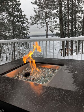 Property grounds - Cozy 4-bedroom Home/Cabin on Big McKenzie Available for Ice Fishing (Spooner)