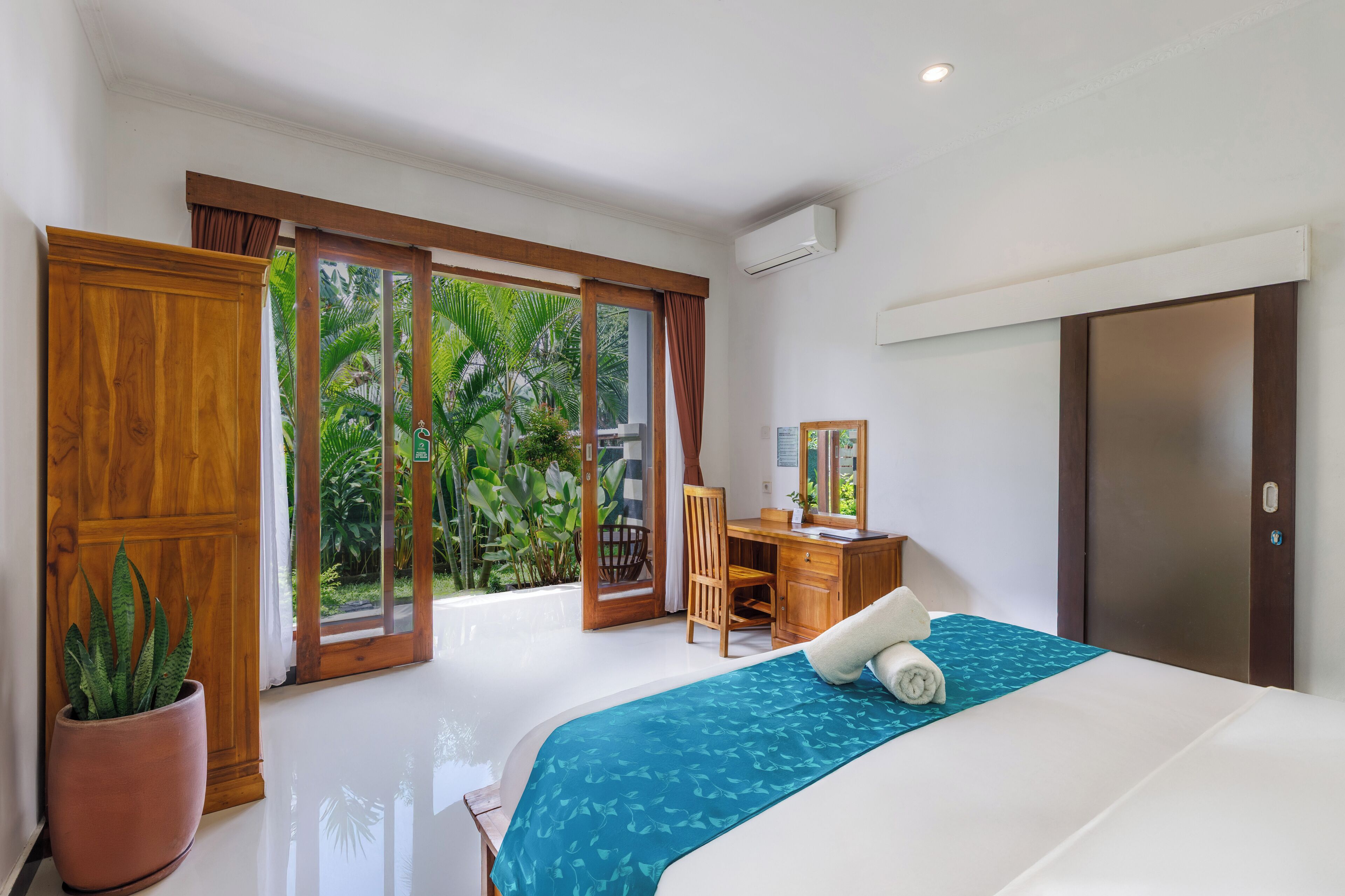 Standard Room, Garden View | Free WiFi