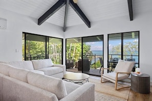 TV - Ocean-View Luxury 2BD, Walk to Beach! Napili Condo (Lahaina)