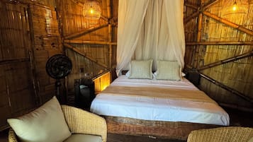 8 quartos, Wi-Fi de cortesia, roupa de cama