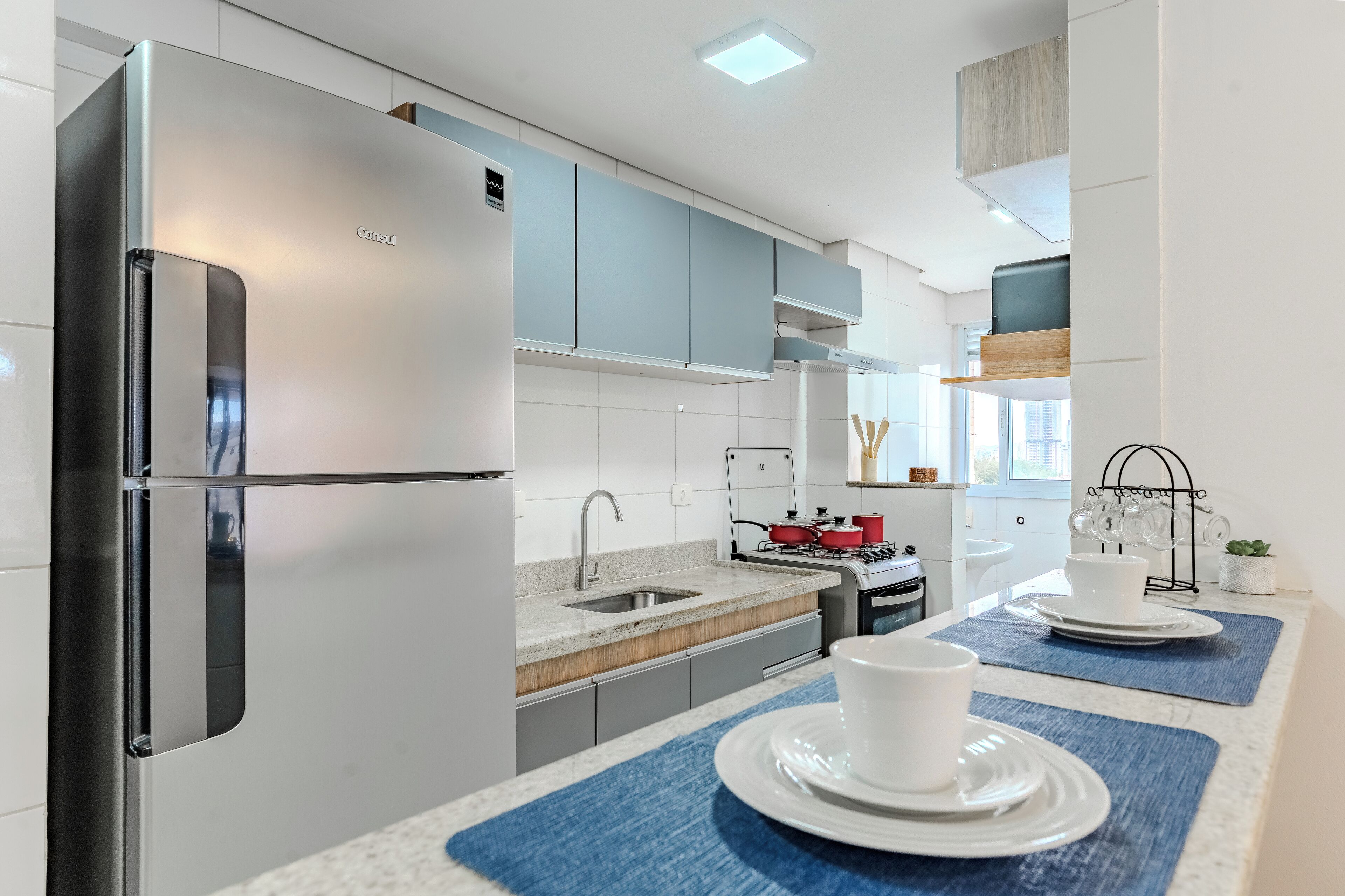 Kjøleskap, mikrobølgeovn, ovn og kokeplater