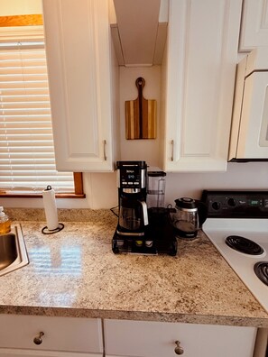 Fridge, microwave, oven, stovetop - The Buford Brick — Walk to Battlefield & Downtown Gettysburg (Gettysburg)