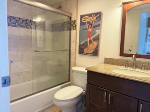 Apartment | 2 bedrooms, Internet - Top Floor Oceanfront Whales 2 Kings Big Lanai (Lahaina)