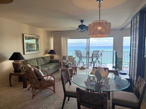 Apartment | 2 bedrooms, Internet - Top Floor Oceanfront Whales 2 Kings Big Lanai (Lahaina)