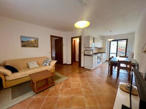 Smart TV, books - Quiet apartment in Monno-Passo del Mortirolo near Ponte di Legno-tonale (Monno)