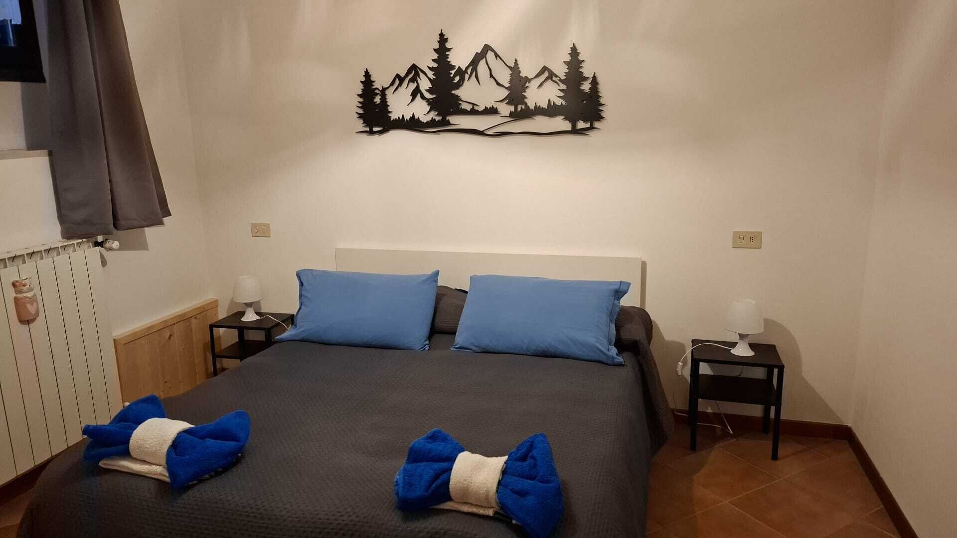 2 bedrooms, in-room safe, iron/ironing board, travel cot