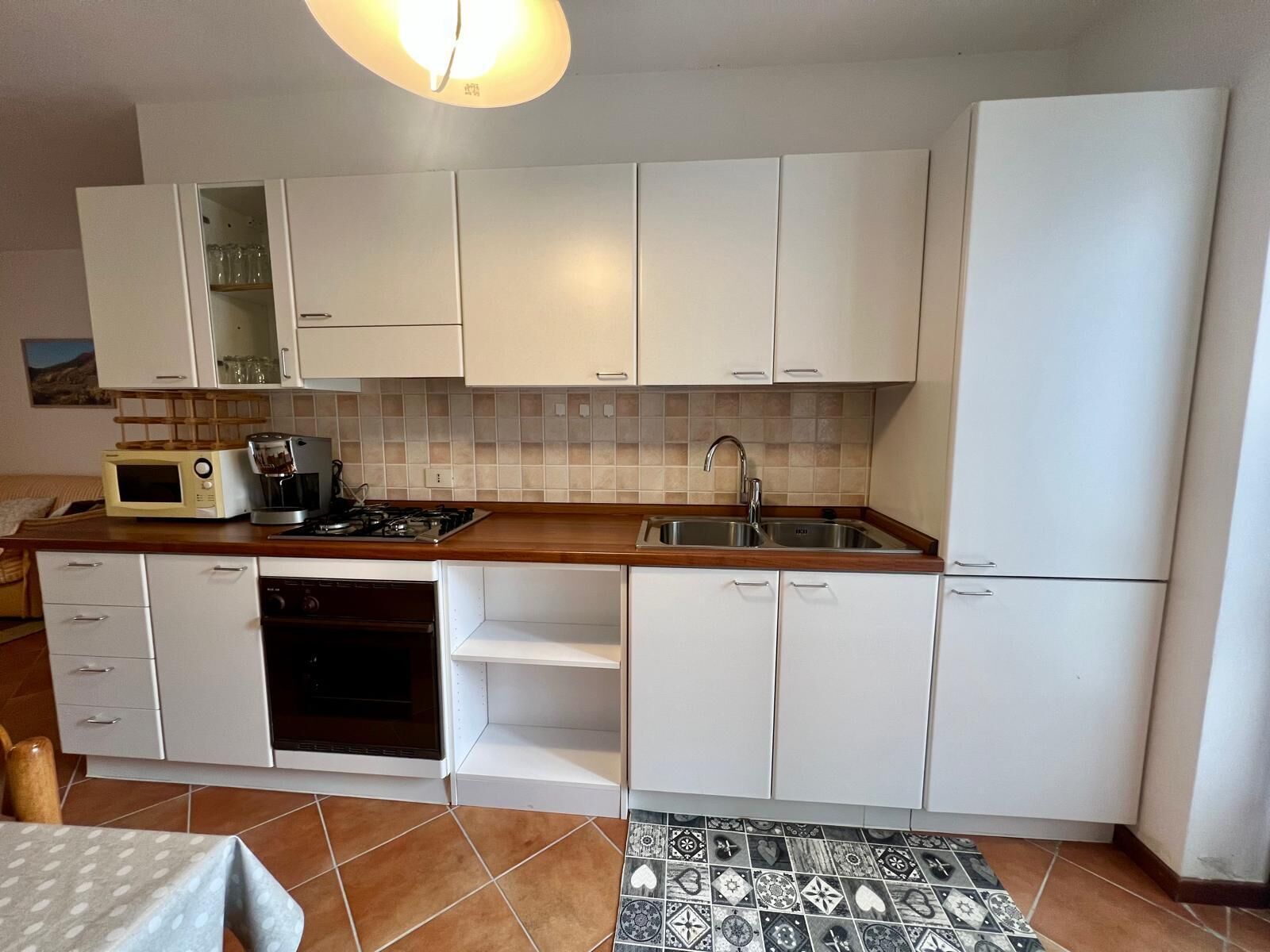 ثلاجة، ميكروويف، فرن، موقد طهي مسطح