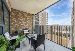 Property grounds - Brand New Lux 1 Bed in Harrow with Balcony. Near Heathrow and Wembley Stadium (Harrow)