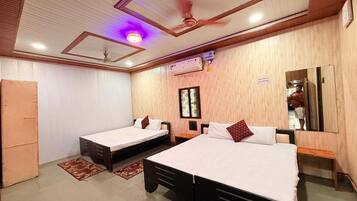 Deluxe Double Room | Free WiFi