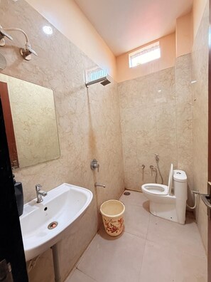 Bathroom - Hotel Sunshine  (Sehore)