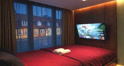 Crimson Autumn Suites JP