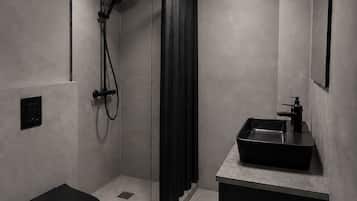 Shower, towels, soap, shampoo