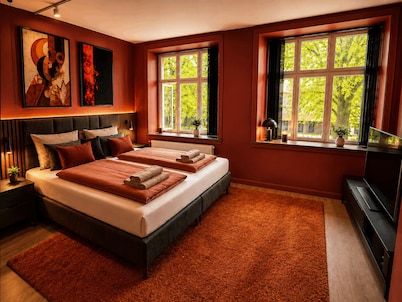 Crimson Autumn Suites JP