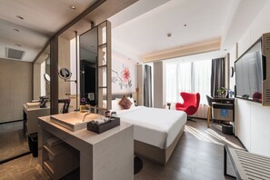 Desk, laptop workspace, iron/ironing board, free WiFi - Paco Hotel Canton Tower Pazhou (Guangzhou)