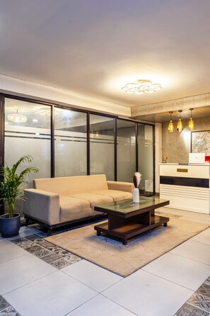 Reception - BNB Sakura (Gurugram)