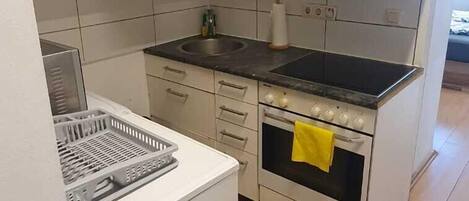 基本公寓 | 私人廚房 | 小冰箱、微波爐、烤箱、爐台