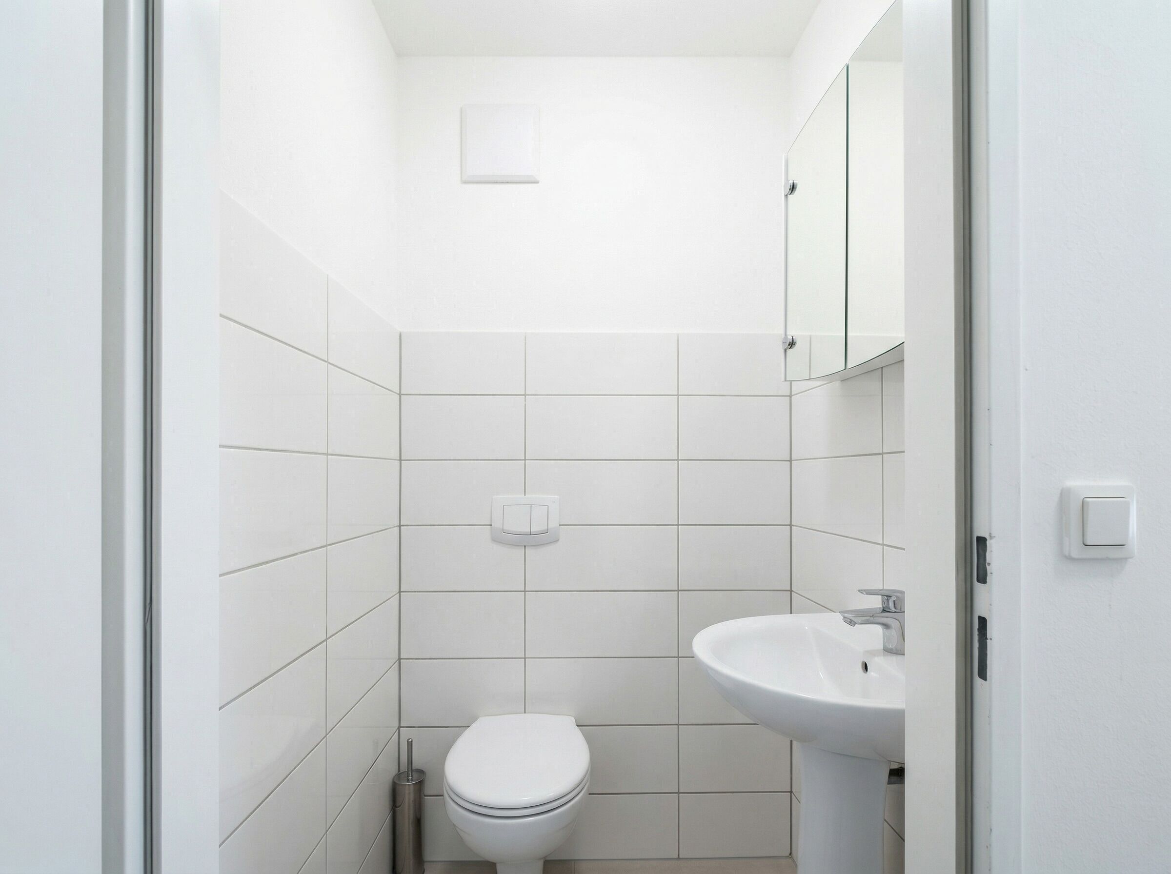 Apartamento básico | Baño | Ducha, artículos de higiene personal gratuitos y secador de pelo