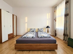 Tabla de planchar con plancha y wifi gratis 