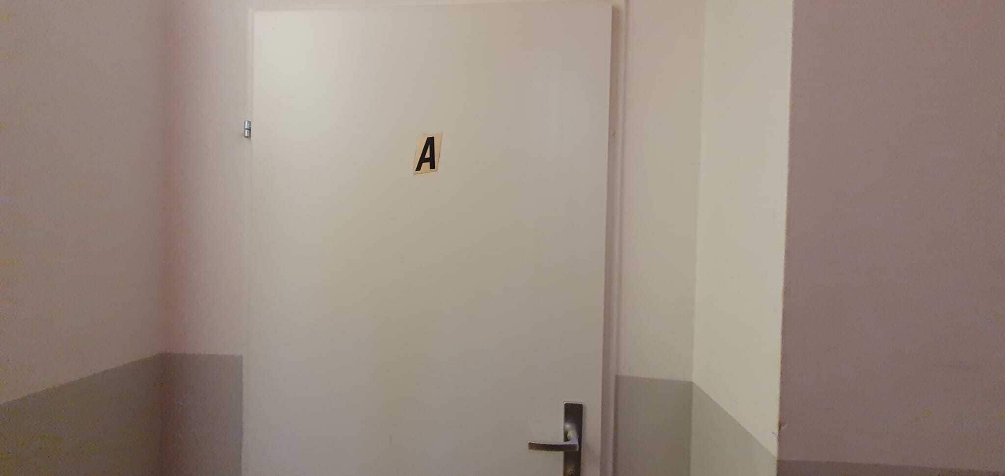 Apartamento básico | Ferros/tábuas de passar roupa, Wi-Fi de cortesia