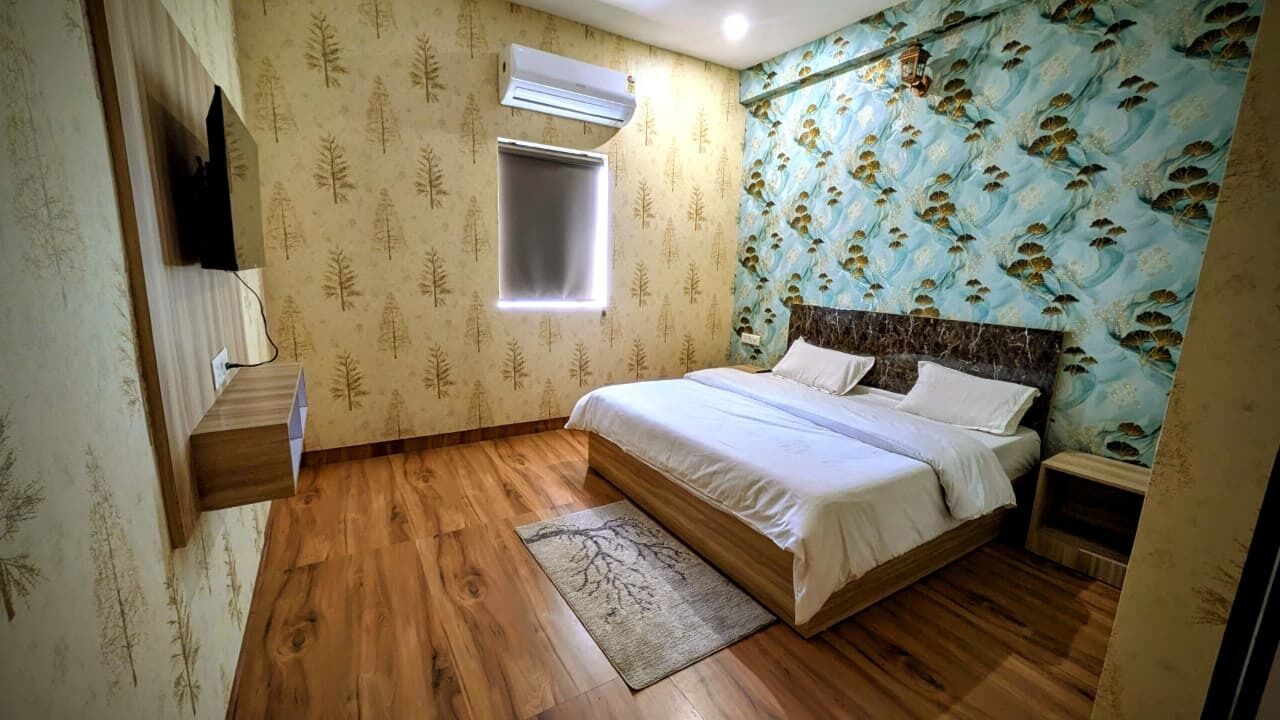 Dobbeltrom – superior | Skrivebord for bærbar PC og wi-fi (inkludert)