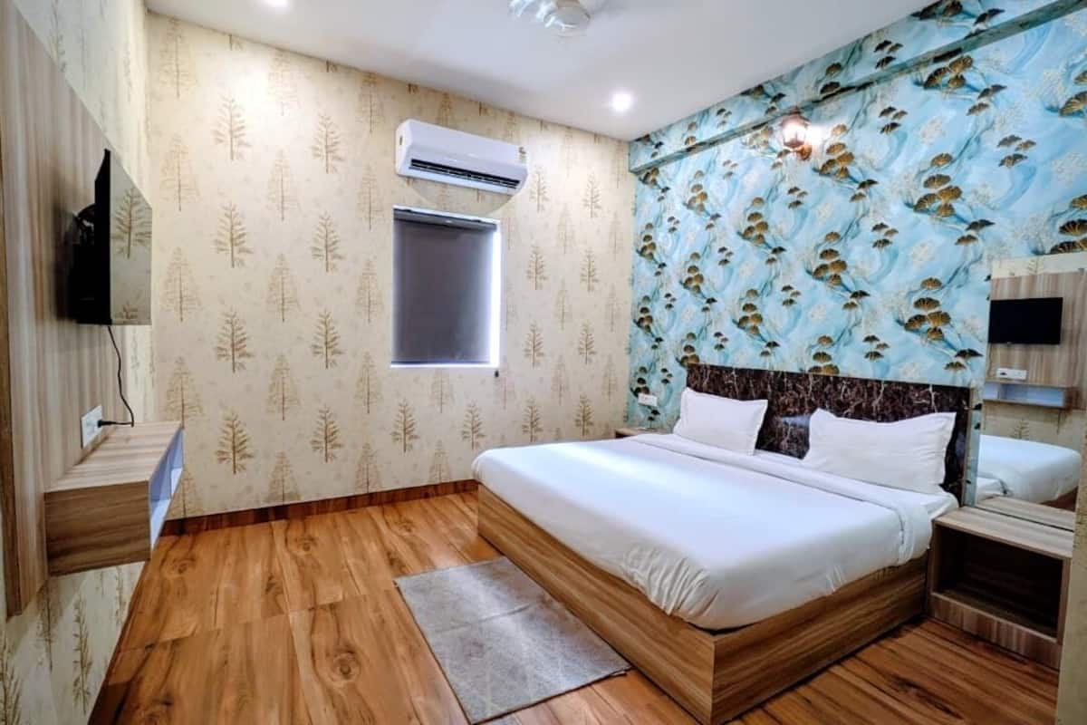 Dobbeltrom – superior | Skrivebord for bærbar PC og wi-fi (inkludert)