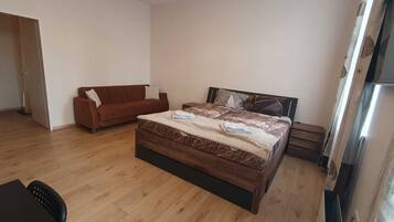 Iron/ironing board, free WiFi