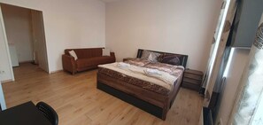 Basic Apartment | Iron/ironing board, free WiFi - Cozy 1BR 15 Min To Center Enkplatz U3 (Vienna)