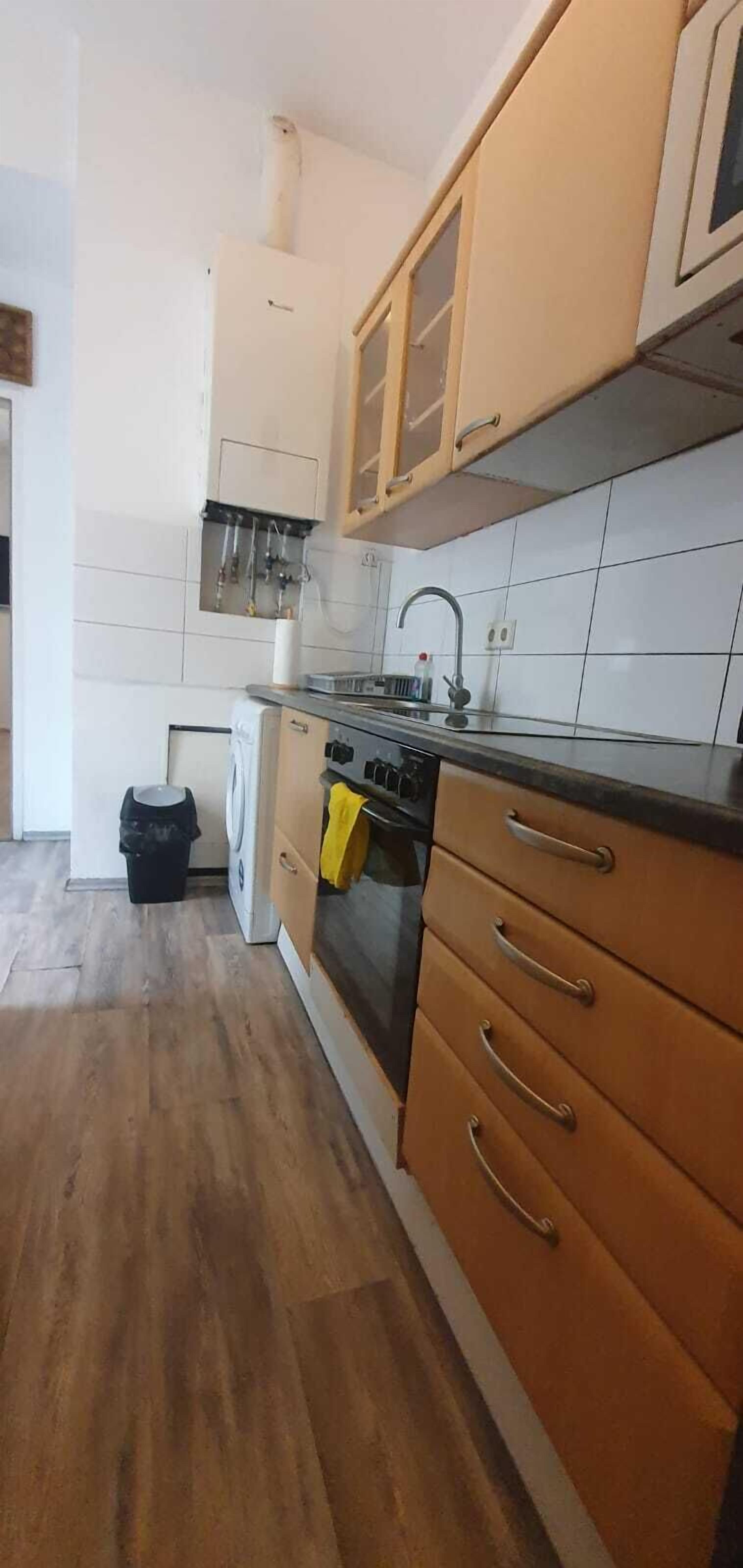 Basic-Apartment | Eigene Küche | Ofen, Herdplatte, Kochgeschirr/Geschirr/Besteck