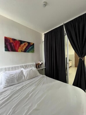 City Condo | Individually furnished, blackout curtains, iron/ironing board, free WiFi - Pinay Home  - The Shore Kota Kinabalu (Kota Kinabalu)