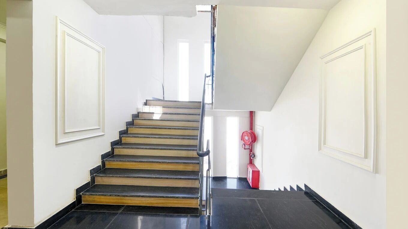 المنشأة من الداخل