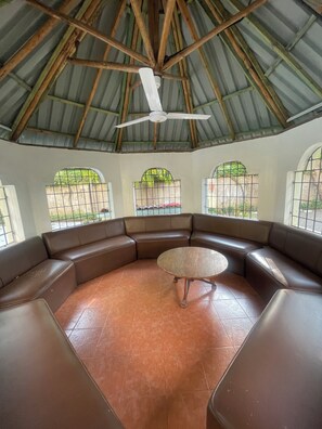 Interior - Spacious 2BR Apt in Nyali w/Queen Beds & Pool–Great for Groups (Mombasa)