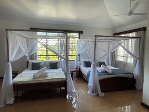 2 bedrooms, free WiFi, bed sheets - Spacious 2BR Apt in Nyali w/Queen Beds & Pool–Great for Groups (Mombasa)