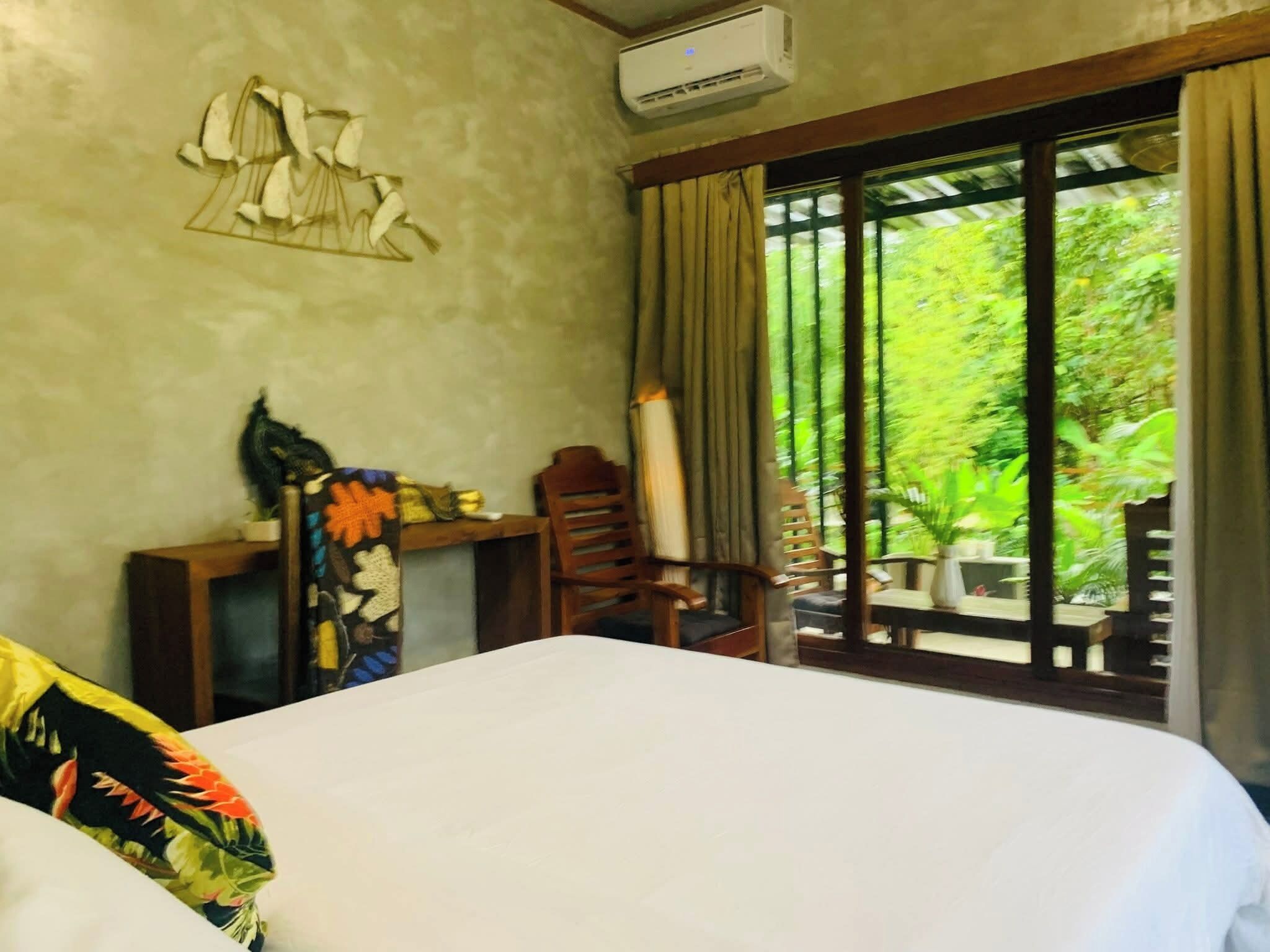 Deluxe Double Room, Garden View | Iron/ironing board, free WiFi, bed sheets