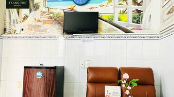 Eenvoudige tweepersoonskamer, airconditioning, uitzicht op de stad | Gratis wifi