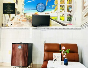 Basic Double Room, Air conditioning, City View | Free WiFi - Khach san Trang Thu - Su Van Hanh - Q10 (Ho Chi Minh)