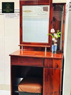 Basic Double Room, Air conditioning, City View | Free WiFi - Khach san Trang Thu - Su Van Hanh - Q10 (Ho Chi Minh)