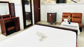 Basic dubbelrum - luftkonditionering - utsikt mot staden | Gratis wi-fi