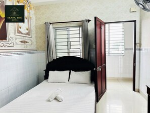 Basic Double Room, Air conditioning, City View | Free WiFi - Khach san Trang Thu - Su Van Hanh - Q10 (Ho Chi Minh)