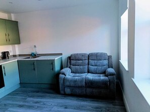 Smart TV - Modern 1 Bedroom Apt 7 near City Centre (Belfast)