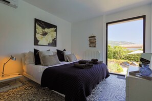 3 bedrooms, iron/ironing board, Internet, bed sheets - Stunning villa for 6 people in Plan De La Tour with private pool. (Le Plan-de-la-Tour)