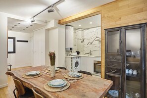 Dining - Charming Apartement center of Paris Montmartre (Paris)