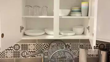 Micro-ondes, four, plaque de cuisson