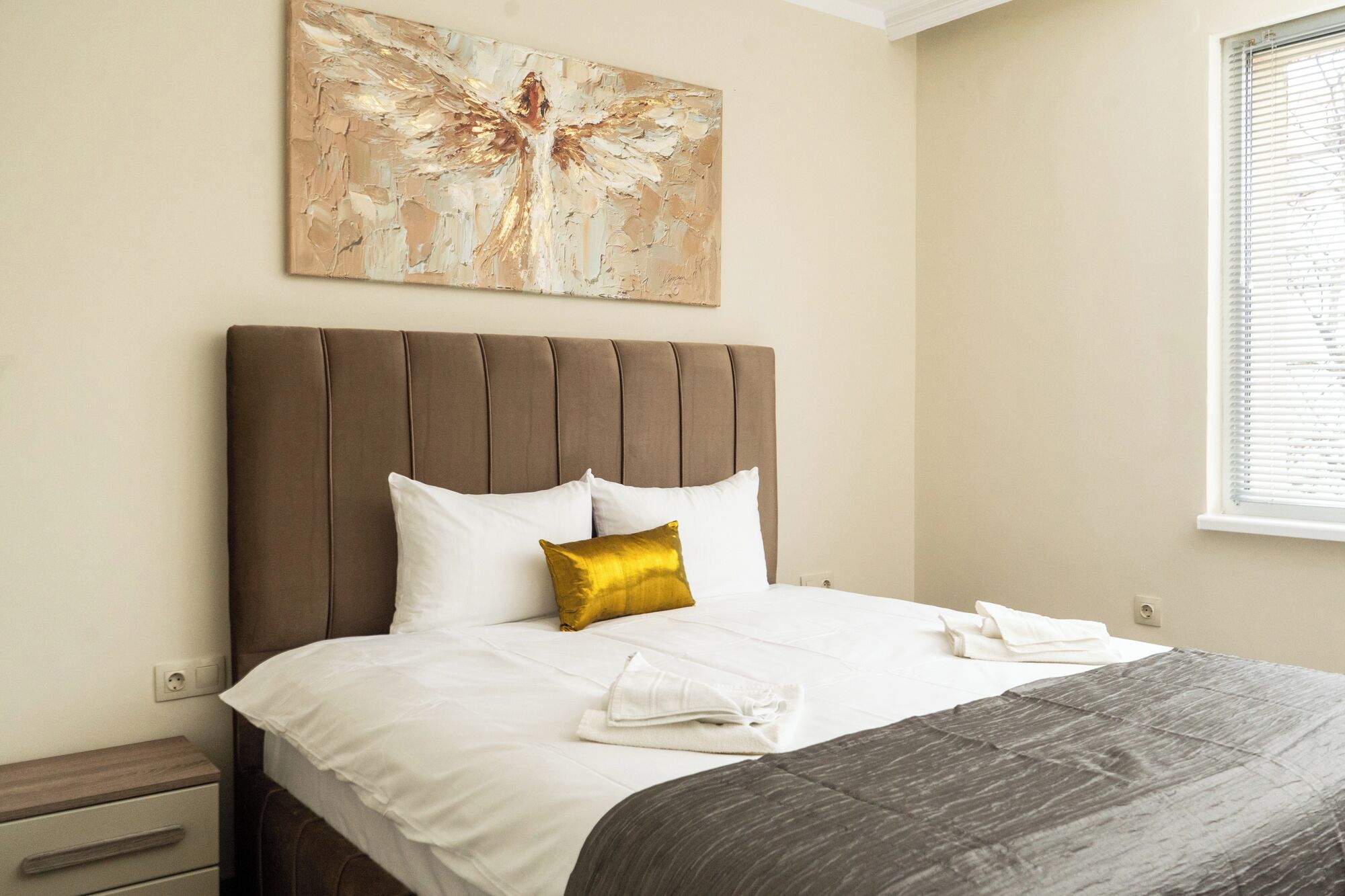 Deluxe Apartment, Balcony, City View | Soundproofing, iron/ironing board, free WiFi