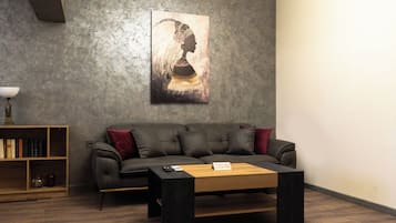 Apartament Deluxe, balcó, vistes a la ciutat | Habitacions insonoritzades, planxa i posts de planxar i wifi gratuïta