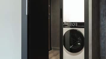 Secador de pelo, toallas