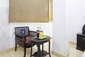 Deluxe Room | Desk, free WiFi - Mauryan Elite Hotel Lajpat Nager (New Delhi)