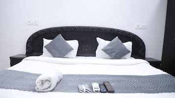 Basic Room, City View | Desk, free WiFi