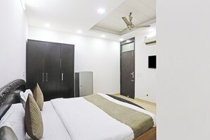 Deluxe Room | Desk, free WiFi - Mauryan Elite Hotel Lajpat Nager (New Delhi)